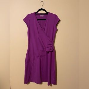 Super comfortable, fuchsia dress, knee length size Medium by Athleta.